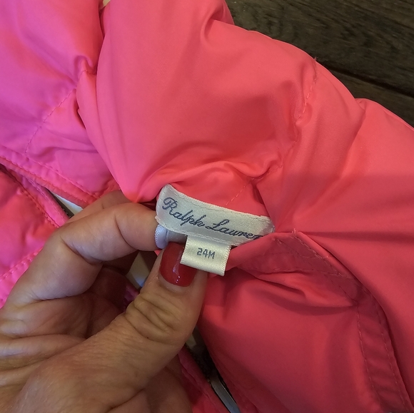 RALPH LAUREN LITTLE GIRLS REVERSIBLE HOT PINK PUFFER VEST - Picture 3 of 8